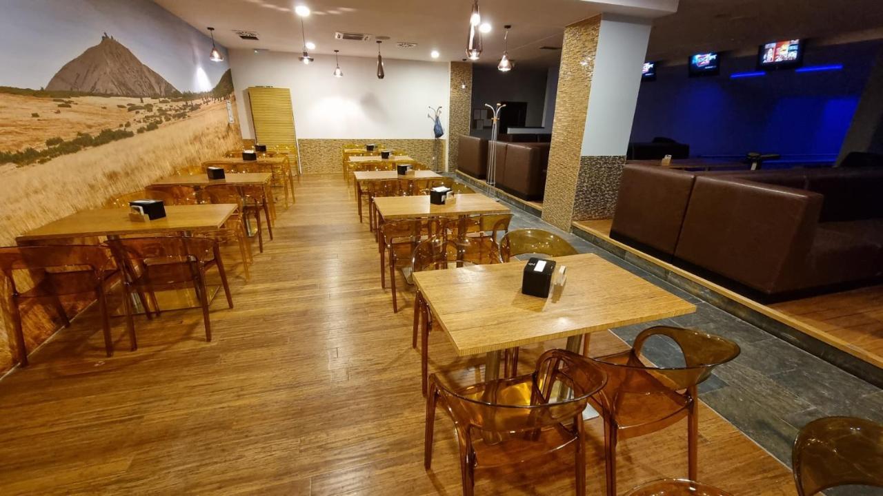 Motel Olympland Trutnov Bagian luar foto